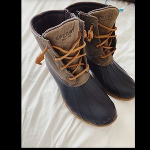 Sperry “Duck boots”🖤